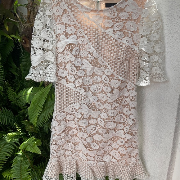 Lulu’s White Crocheted Eyelet Dress With Beige/Nude Lining - Size M - Picture 2 of 12